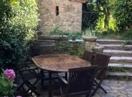 Familiehus i en landsby ved foden af Cevenner-bjergene Sydfrankrig