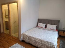 Quite room double bed, hôtel à Flórina