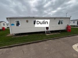 Great Yarmouth में, होटल California cliffs caravan