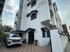 Hotel Meghdoot, hotel en Bhadohī