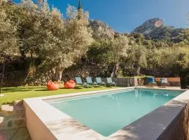 Villa renovada vista al mar y piscina climatizada