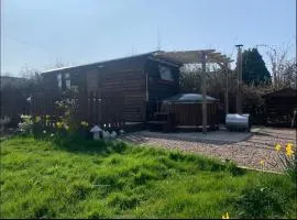 Four Seasons Mini Zoo Country Retreat with Wood Fuel Hot Tub close to kington Market Town