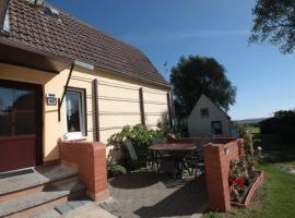 Boddenblick - Ferienwohnung auf Hiddensee in Grieben, hotelli kohteessa Grieben