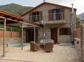 Kalavrita में, होटल Villas Kertezi