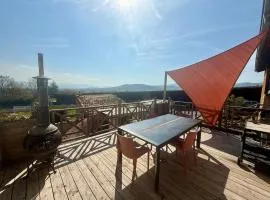 Charmante maison en Pierre dorée, avec vue sur les collines