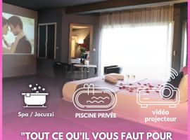 Luxury & Love - Indoor Swimming Pool & Cinema Room, hotel din Chelles