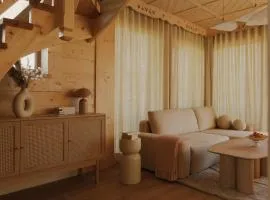 Lovelia - Luxury Mountain Chalet with Hot Tub