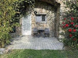 Tornac, La Madeleine, hotel in Tornac