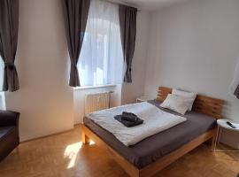 Schöne Ferienwohnung in Klöch für bis zu 4 Personen, Hotel in Klöch
