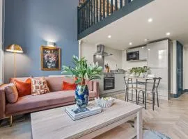 Stunning Modern Central Mezzanine Apartment
