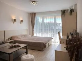 Studio Harmony Hills w/ Pool & Free Parking