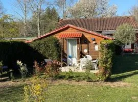 Chalet de campagne en Dordogne avec piscine