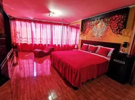 Hollywood Suites