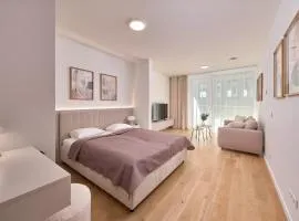 Vydrica Studio for 4 Bright & Stylish