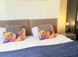 Stylish Studio flat 7, Weekly,Monthly stay deals,Parking,Contractors,NHS,Families,Relocators,nr Sandwell hospital