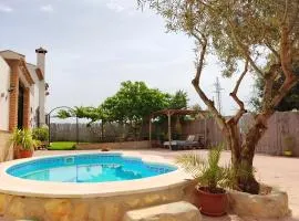 Villa Cortijo Los Dólmenes - Piscina, Barbacoa, Terraza y Parking