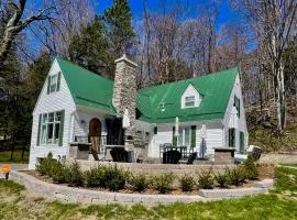 NEW! The Frankfort Beach Retreat - Gorgeous!