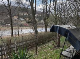 Campingurlaub mit Blick auf die Elbe, Hotel in Pfaffendorf