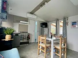 Charming Mobile Home in Les Mathes, Close to La Palmyre Zoo