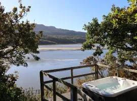 Snowdonia Shepherds Hut, Hot Tub & Sauna