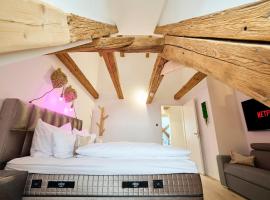 WOOD WORLD Luxury II Massage - Bergblick - Parken - Küche - Light Show - Trampolin, hotel a Markdorf