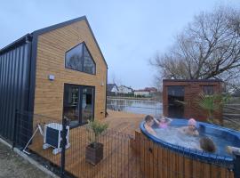 Stajnia Kończynka, hotel 