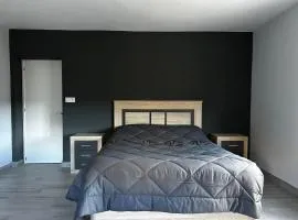 4 habitaciones en casa rural con chimenea y jardin