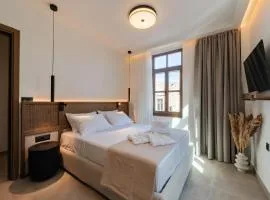 Karavel Suites - Old Town Boutique Rooms