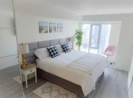 Skyline Retreat at Pantages, 42nd Floor Views