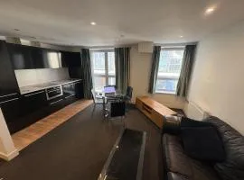 NEW Central Stylish 2Bed-2Bath-By FabAccommodation