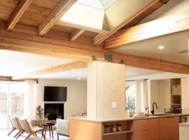Sonoran Peach - Light-Filled 5BR near TMC