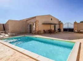 Gorgeous Home In Menfi