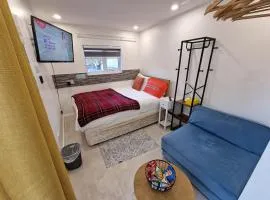 NightRest Homes - Studio Flat - Free Parking - 5 Minutes to Luton airport