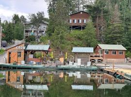 Cabin 8 Lake View, Hot Tub, Sauna, hotel a Nestor Falls