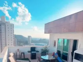 Cobertura Exclusiva com Jacuzzi e Vista Deslumbrante