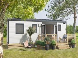 Caravan by the sea 6p Blankenberge, Hotel in Blankenberge