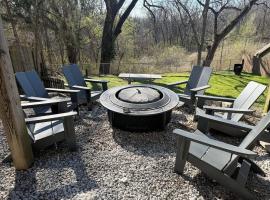 Boonville House on the Hill 2 bedroom fully furnished apartment, hotel a Boonville