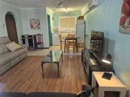 Fully Airconditioned Geraldton Holiday Unit with free Streaming