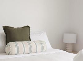 Sunlit, hotel din Nelligen