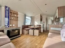 Homely Dog-Friendly Caravan At Bowland Fell In Yorkshire Ref 93015W