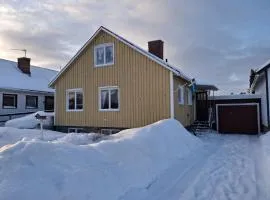 Lakeside family villa near Hassela Ski Resort spacious & cozy