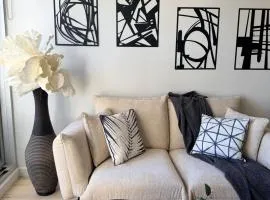 Stylish Designer Stay in Sth Yarra & Balcony Views