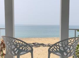 Sabuz Lake and Beach Resort – hotel w mieście Mayyanād