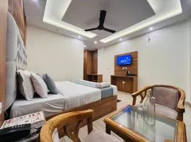 Oakleaf Hotel & Resort - A Classic Rooms & Prime Location Near Library Chowk