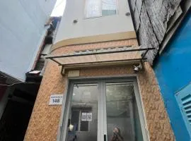 Random Alley 148