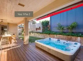 Luxury and Style on Pasadena with large spa