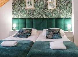 KRK stop near airport