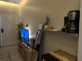 استديو انيق
