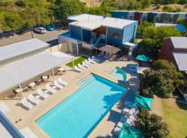 Shack 33 - Holiday Home Located at Footprints Resort Preston Beach, hotel u gradu Preston Bič
