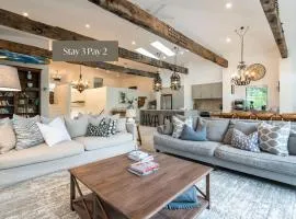 Chateau Rouge - Provincial Home Red Hill